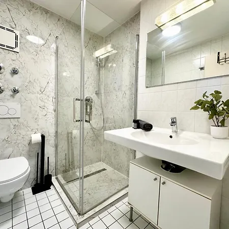 Near Airport And Exhibition Apartment *