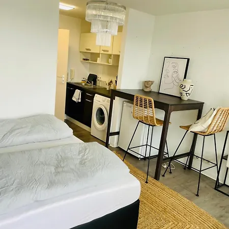 Near Airport And Exhibition Apartment *